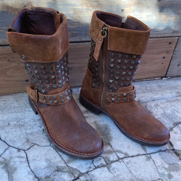 UGG Shoes - Uggs boots